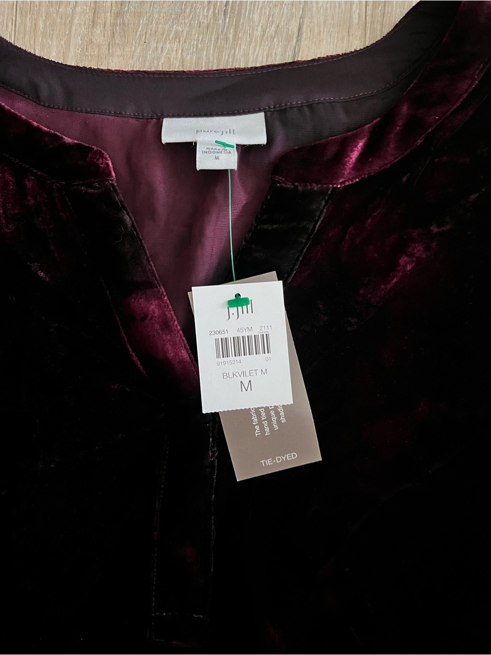 NWT J. Jill Women’s Black Velvet Long-Sleeve Tunic Top  Deep Plum - Size Medium - Picture 3 of 7